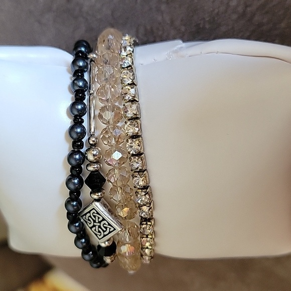 Set of Four Stretch Cuff Bracelets - Picture 4 of 6